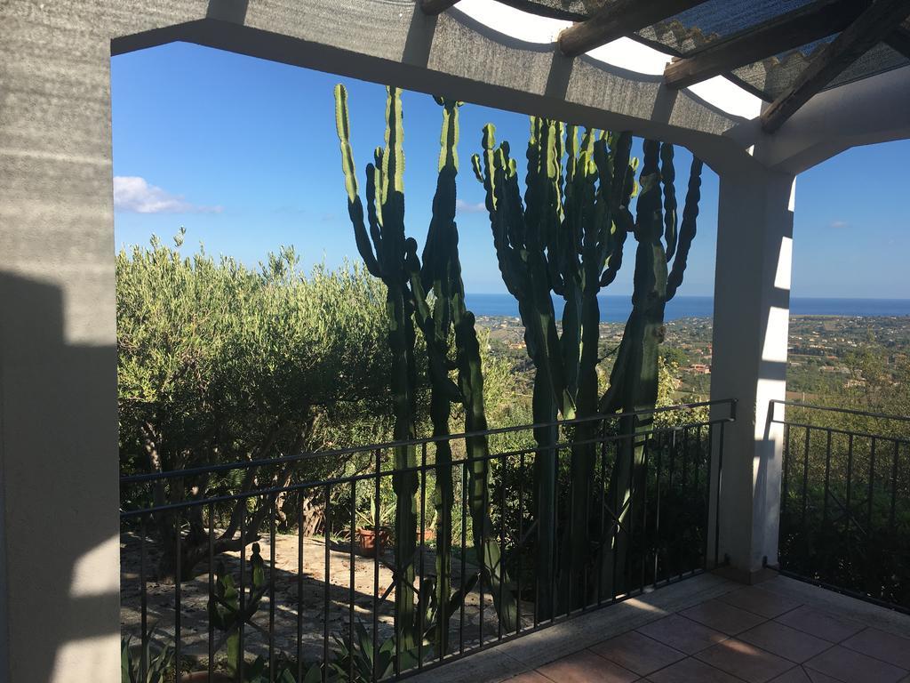 Villa Nadia Con Splendida Vista Mare カステッランマーレ・デル・ゴルフォ エクステリア 写真